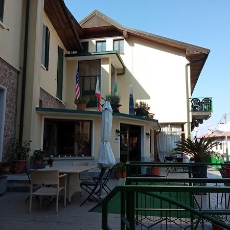 VINTAGE HOTEL VITTORIA con RISTORANTE Marzio Exterior foto