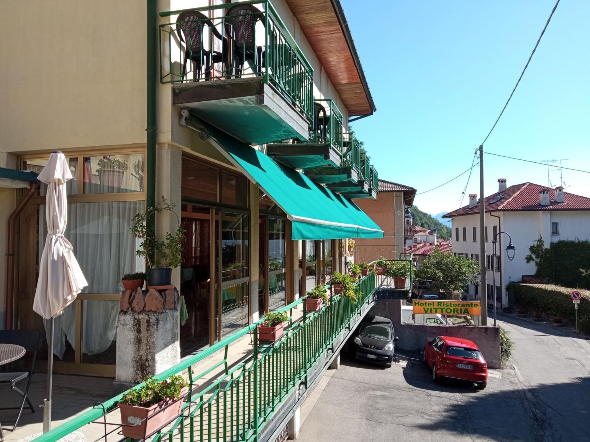 VINTAGE HOTEL VITTORIA con RISTORANTE Marzio Exterior foto