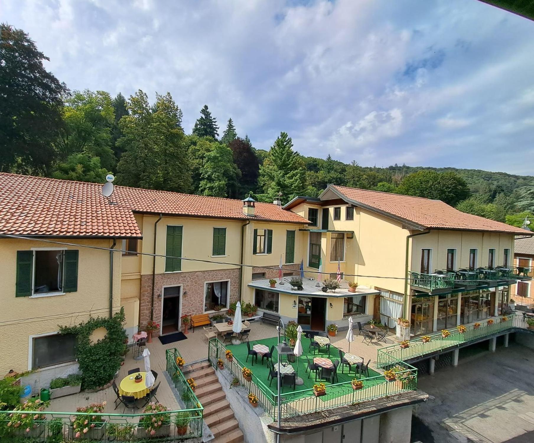 VINTAGE HOTEL VITTORIA con RISTORANTE Marzio Exterior foto